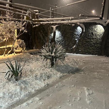 Friend'S House Rooms Near Airport Ghukasavan Екстер'єр фото