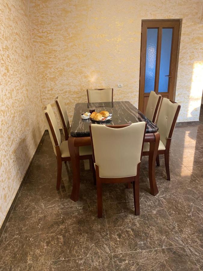 Friend'S House Rooms Near Airport Ghukasavan Екстер'єр фото