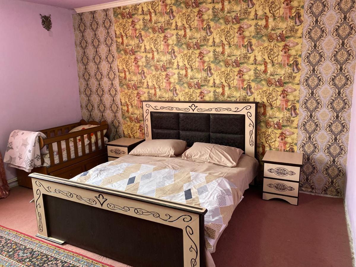 Friend'S House Rooms Near Airport Ghukasavan Екстер'єр фото