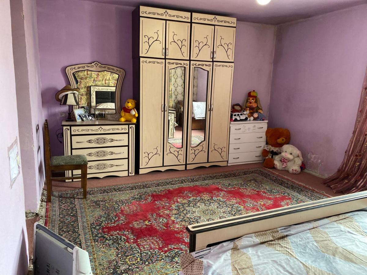 Friend'S House Rooms Near Airport Ghukasavan Екстер'єр фото
