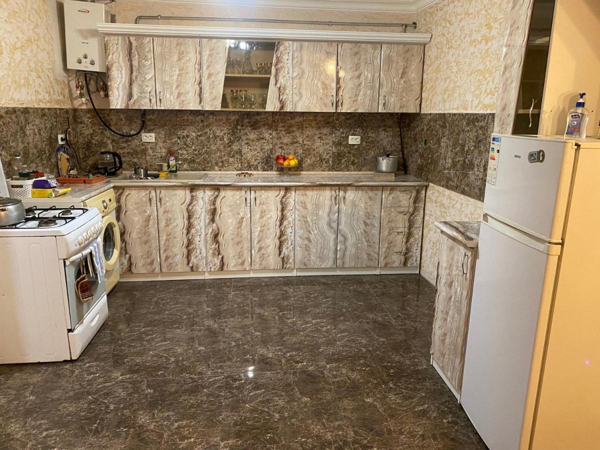 Friend'S House Rooms Near Airport Ghukasavan Екстер'єр фото